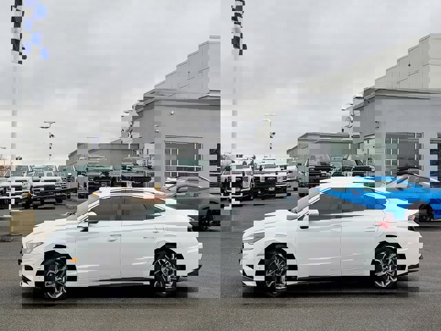 Used 2020 Hyundai Sonata SEL w/ Premium Package image 2