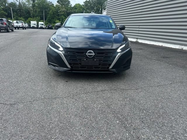 Used 2024 Nissan Altima 2.5 SV FWD image 2
