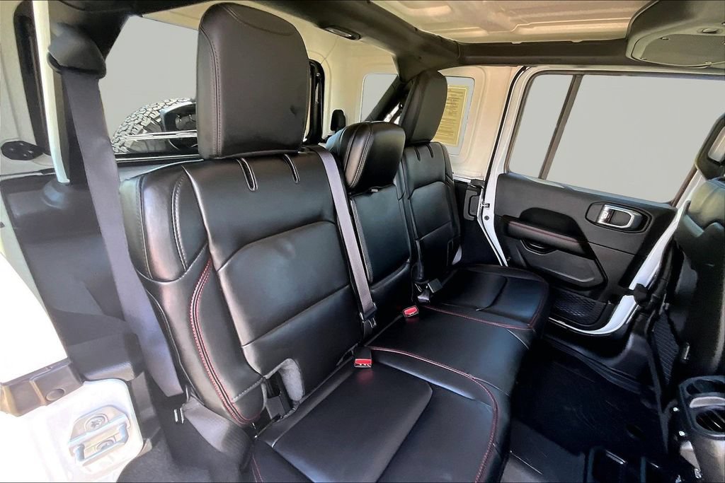 Used 2025 Jeep Wrangler Unlimited Rubicon w/ Convenience Group AWD/4WD image 27
