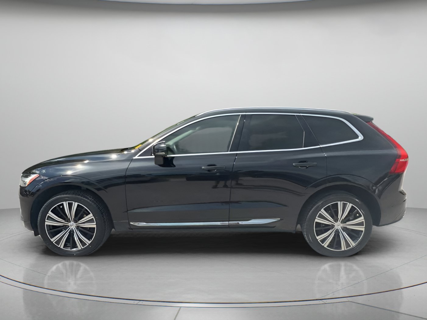 Used 2022 Volvo XC60 B5 Inscription w/ Protection Package Premier FWD image 18