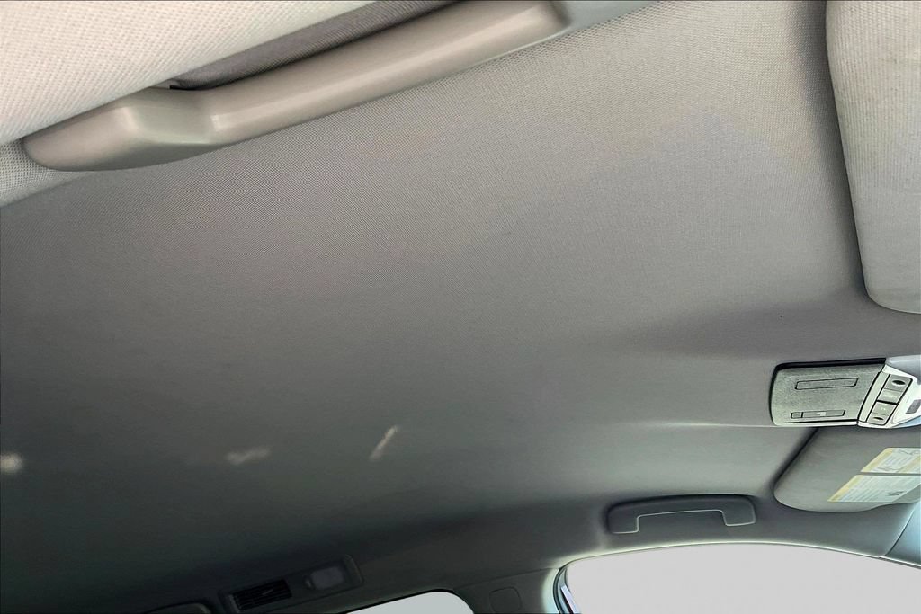 Used 2025 Nissan Pathfinder SV FWD image 27