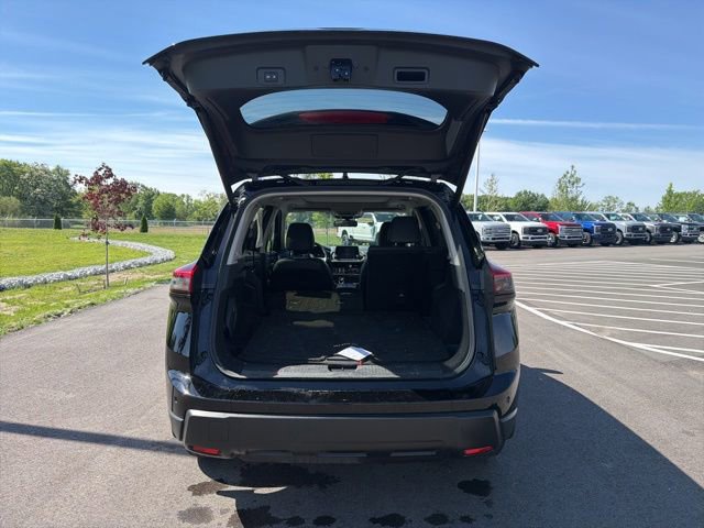 Used 2024 Nissan Rogue SV w/ SV Premium Package AWD/4WD image 10