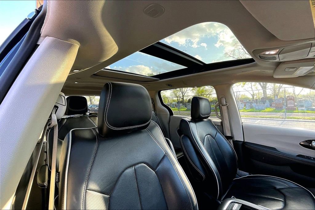 Used 2024 Chrysler Pacifica Limited FWD image 21