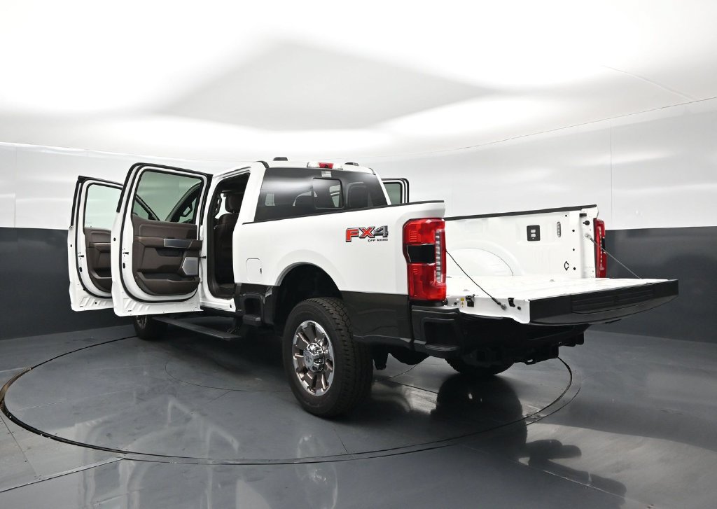 Certified 2025 Ford F250 King Ranch AWD/4WD image 34