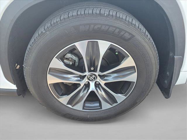 Used 2023 Toyota Highlander FWD image 21