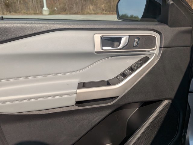 Certified 2022 Ford Explorer XLT w/ Equipment Group 202A image 13