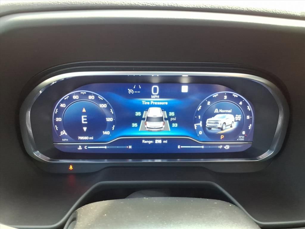 Used 2022 Chevrolet Suburban RST w/ Luxury Package image 20