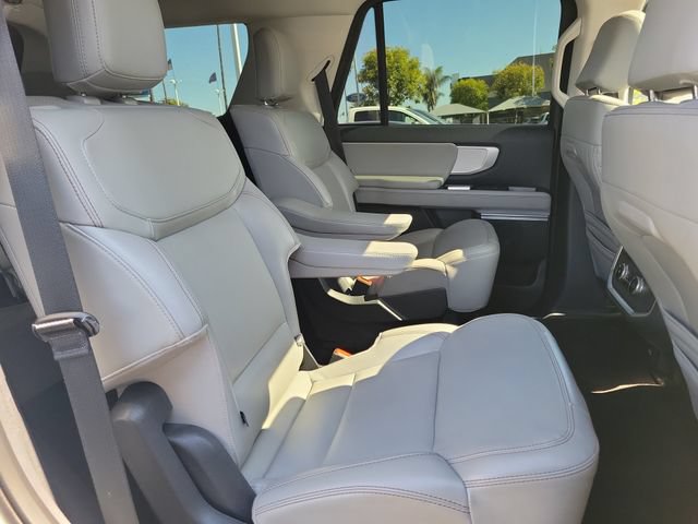 Certified 2025 Ford Expedition Active RWD image 19