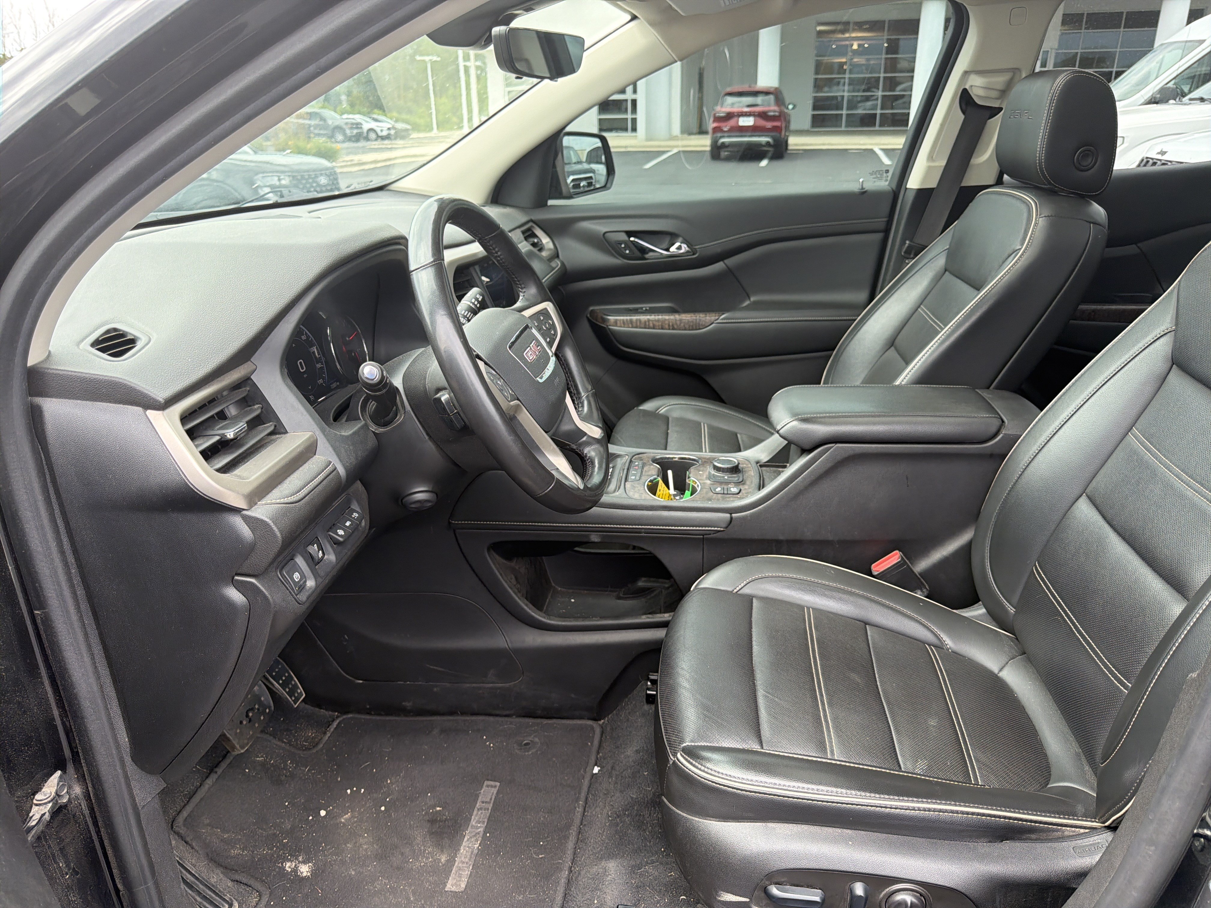 Used 2022 GMC Acadia Denali w/ Denali Ultimate Package AWD/4WD image 11