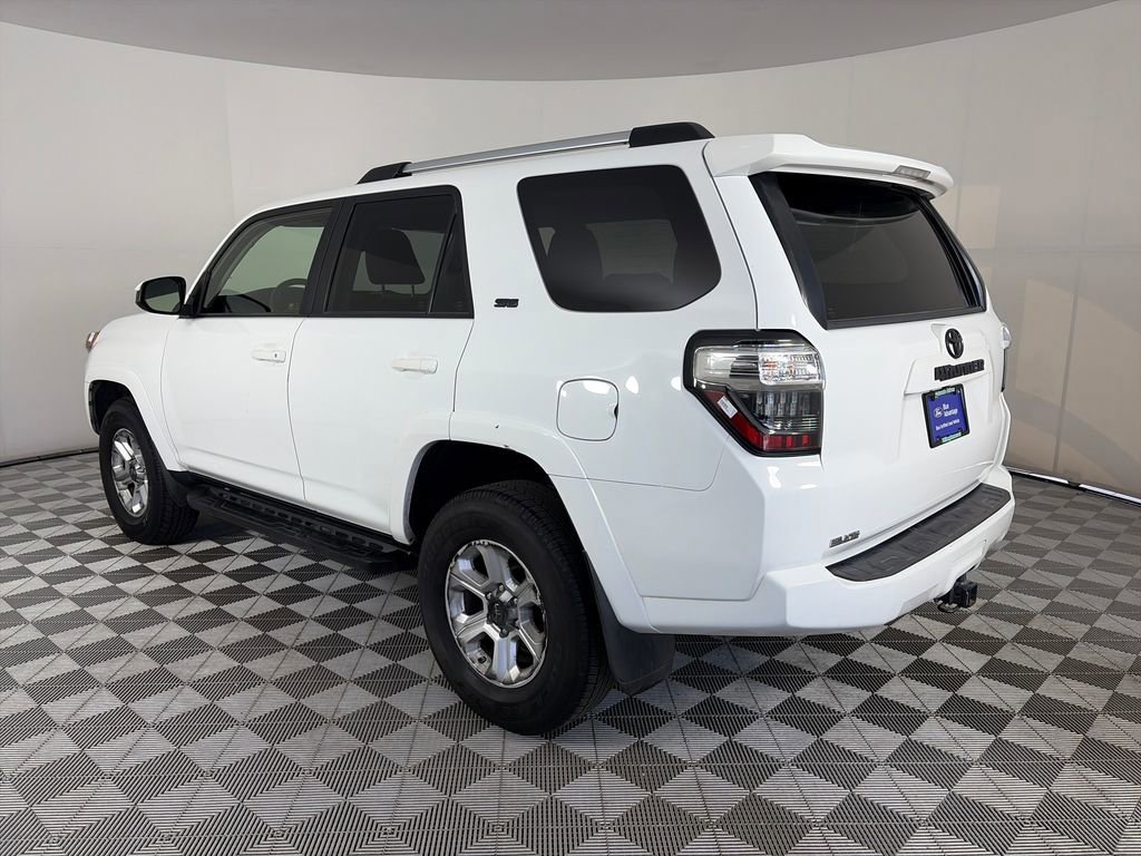 Used 2020 Toyota 4Runner SR5 AWD/4WD video 3