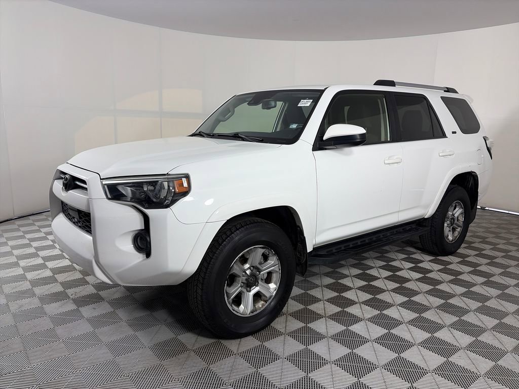 Used 2020 Toyota 4Runner SR5 image 3