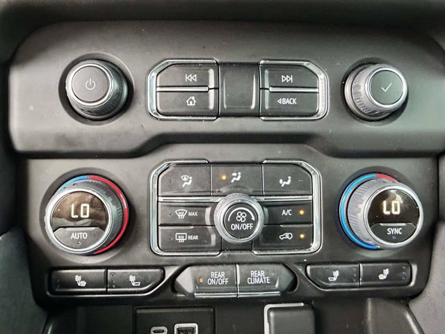 Used 2024 Chevrolet Tahoe Z71 w/ Luxury Package AWD/4WD image 24