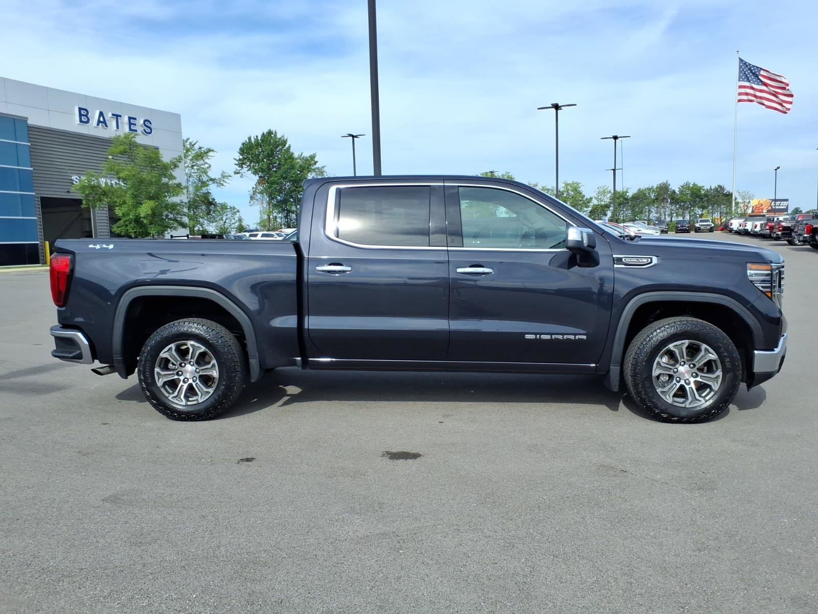 Used 2025 GMC Sierra 1500 SLT AWD/4WD image 2
