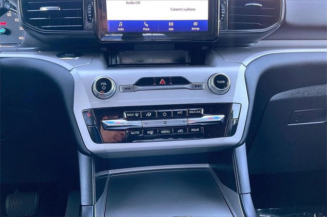 Certified 2024 Ford Explorer XLT image 32