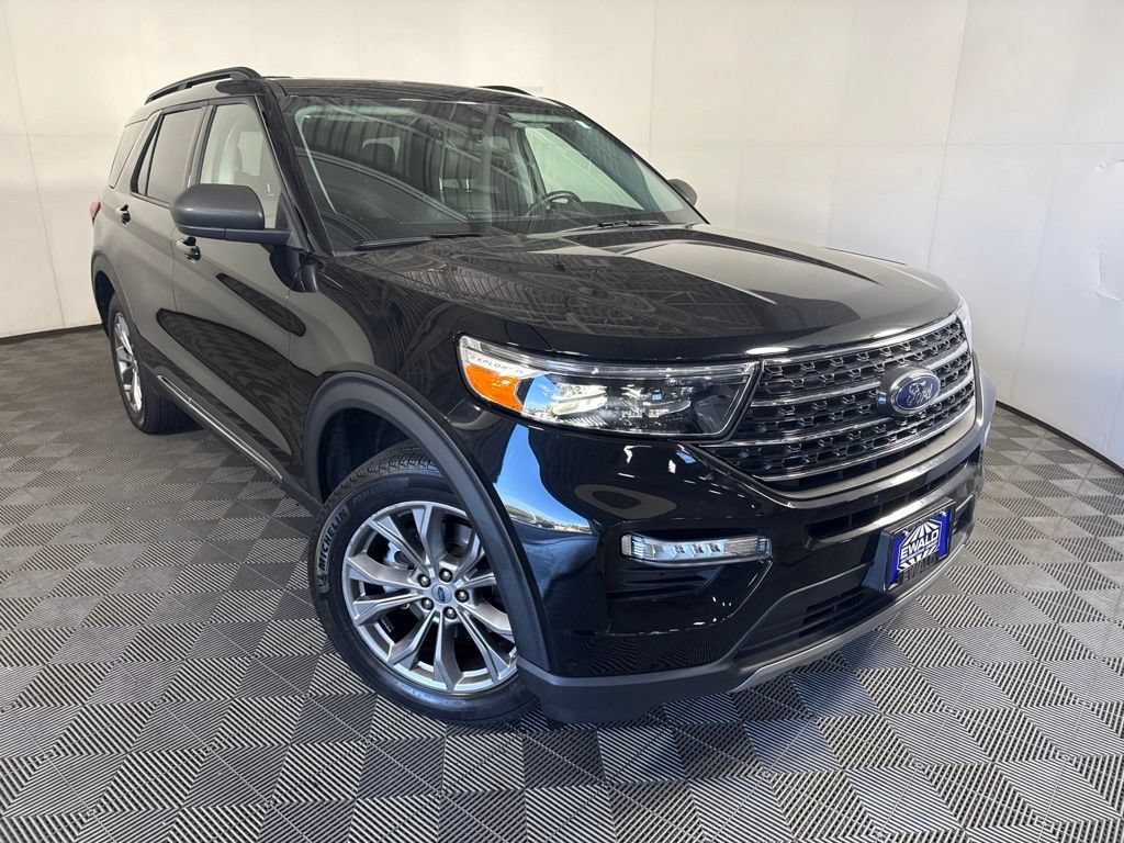 Certified 2023 Ford Explorer XLT w/ Equipment Group 202A AWD/4WD image 2