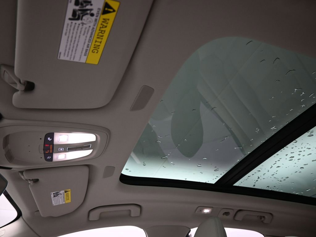 Used 2023 Volvo XC60 B5 Plus image 16