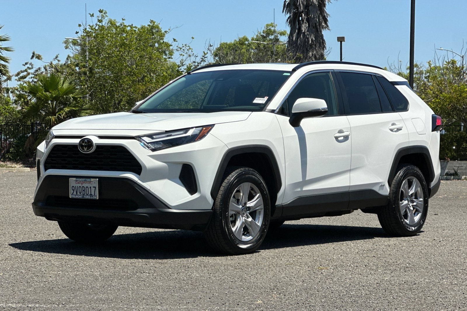 Used 2025 Toyota RAV4 XLE w/ Convenience Package AWD/4WD image 8