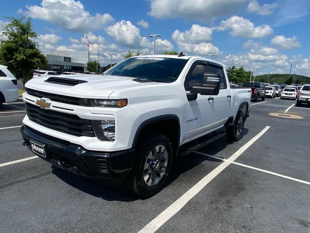 Used 2024 Chevrolet Silverado 2500 Custom w/ Custom Value Package AWD/4WD image 3