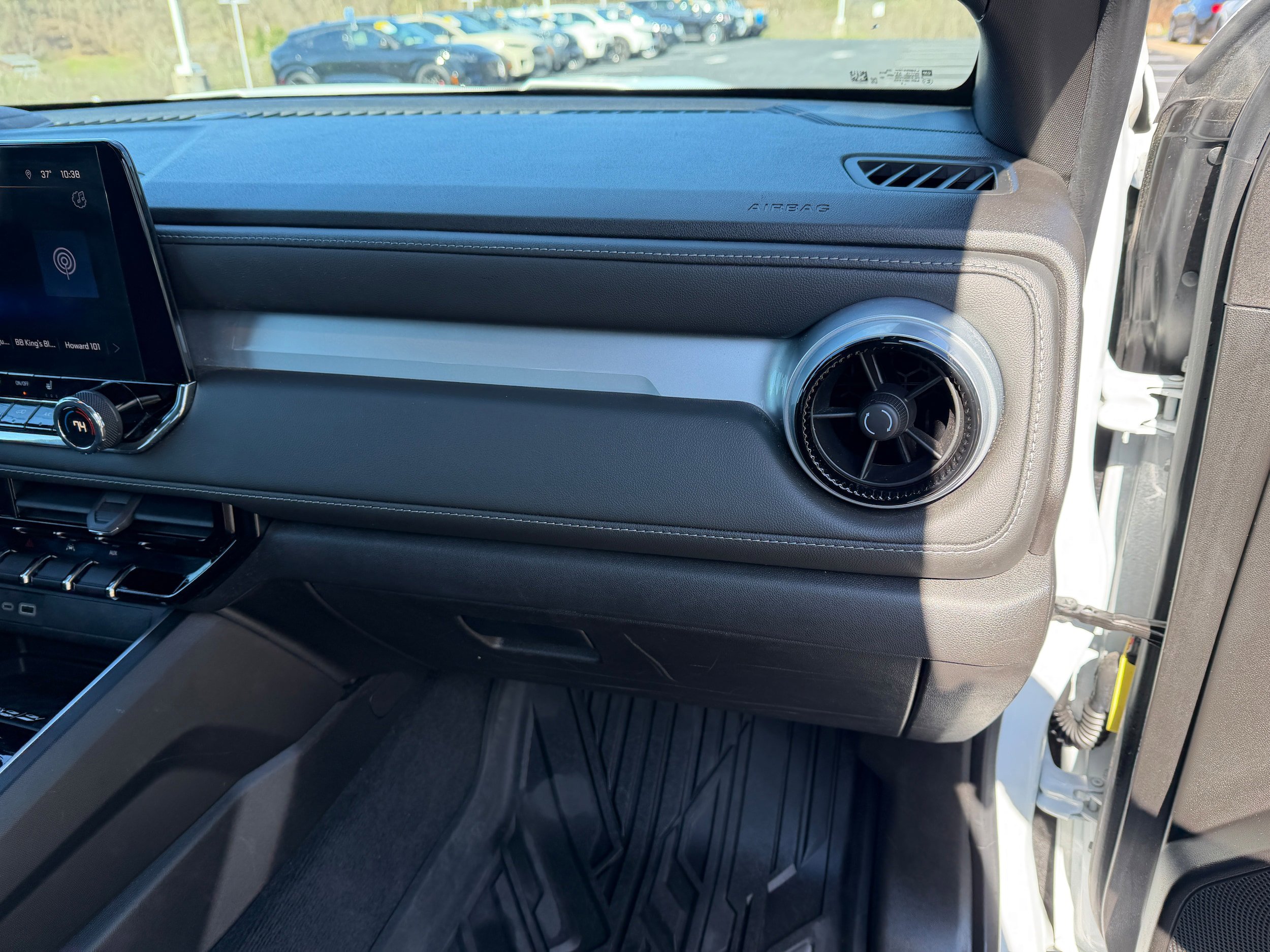 Used 2024 Chevrolet Colorado LT w/ LT Convenience Package III AWD/4WD image 21
