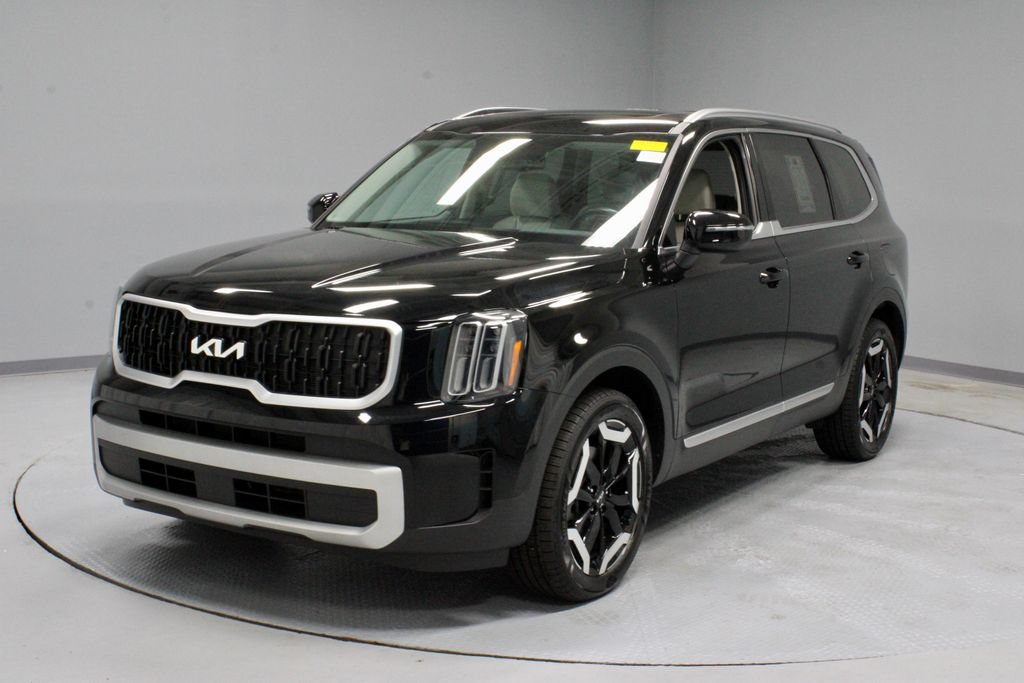 Used 2024 Kia Telluride EX w/ EX Captain's Chair Package FWD image 7
