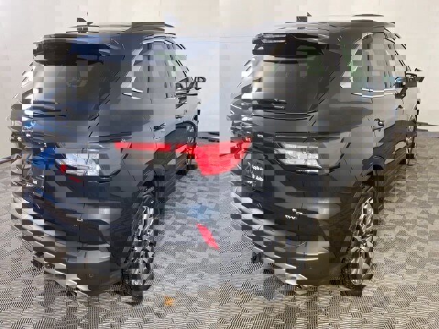 Certified 2022 Ford Escape Titanium w/ Class II Trailer Tow Package image 4