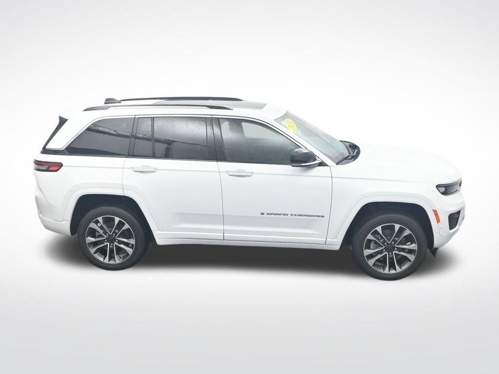Used 2023 Jeep Grand Cherokee Overland AWD/4WD image 33