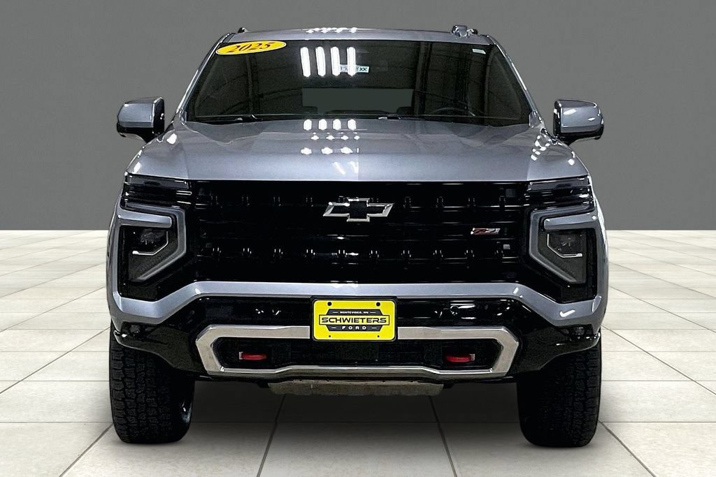 Used 2025 Chevrolet Suburban Z71 AWD/4WD image 3