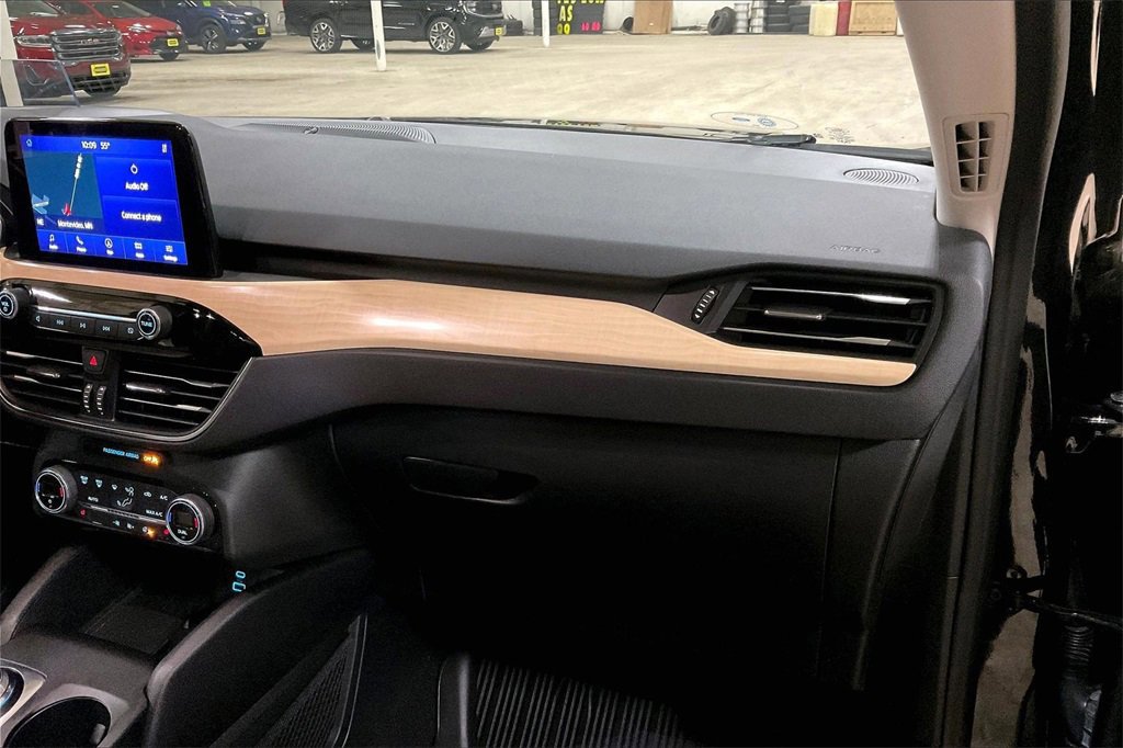 Certified 2021 Ford Escape Titanium w/ Titanium Elite Package image 15