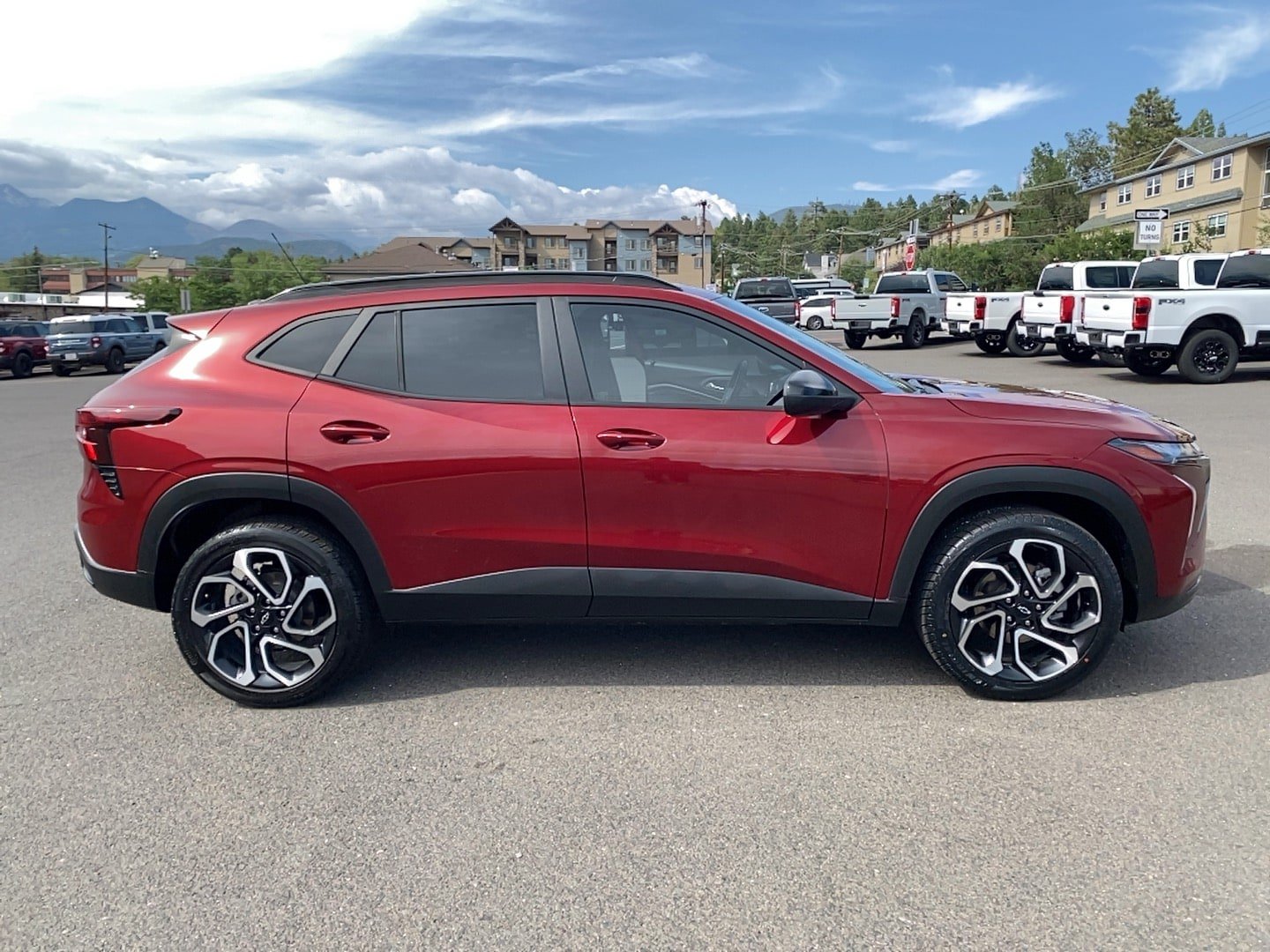 Used 2024 Chevrolet Trax RS w/ Driver Confidence Package FWD image 4