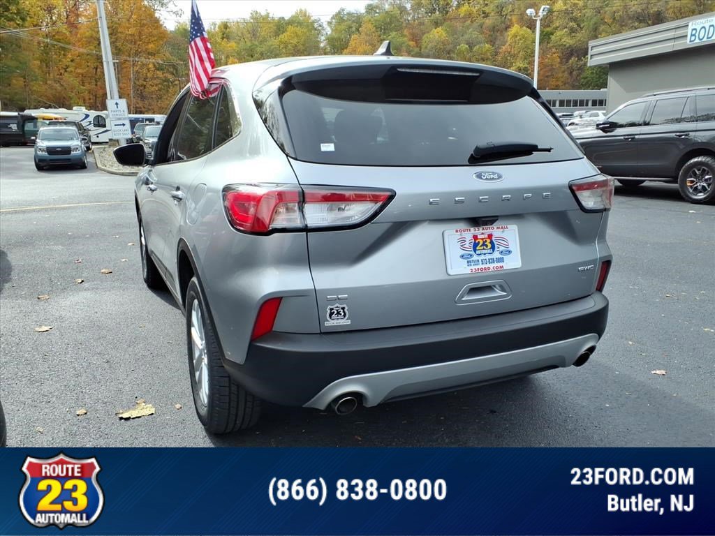 Certified 2022 Ford Escape SE image 2