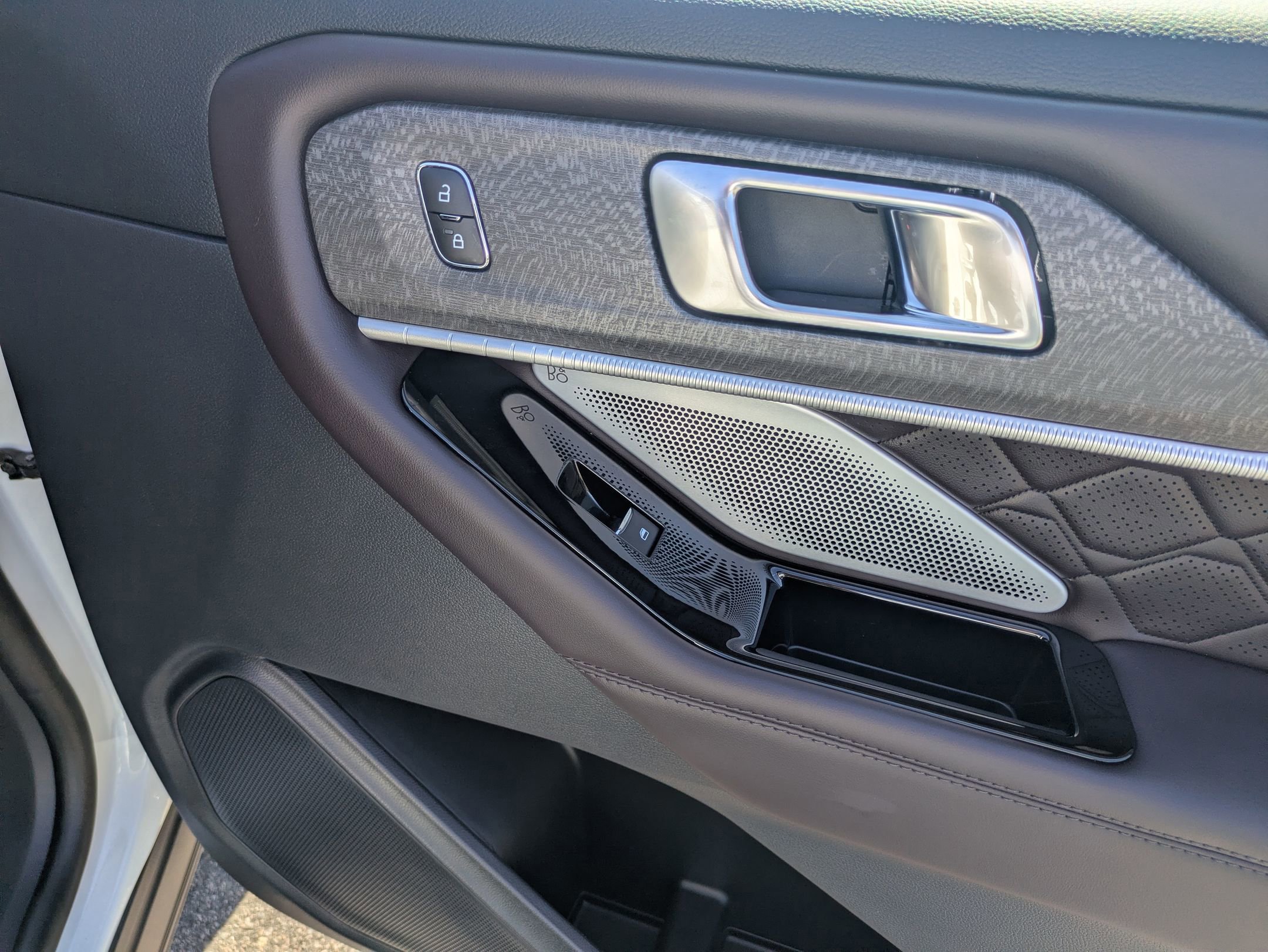 Certified 2025 Ford Explorer Platinum w/ Ultimate Package image 34