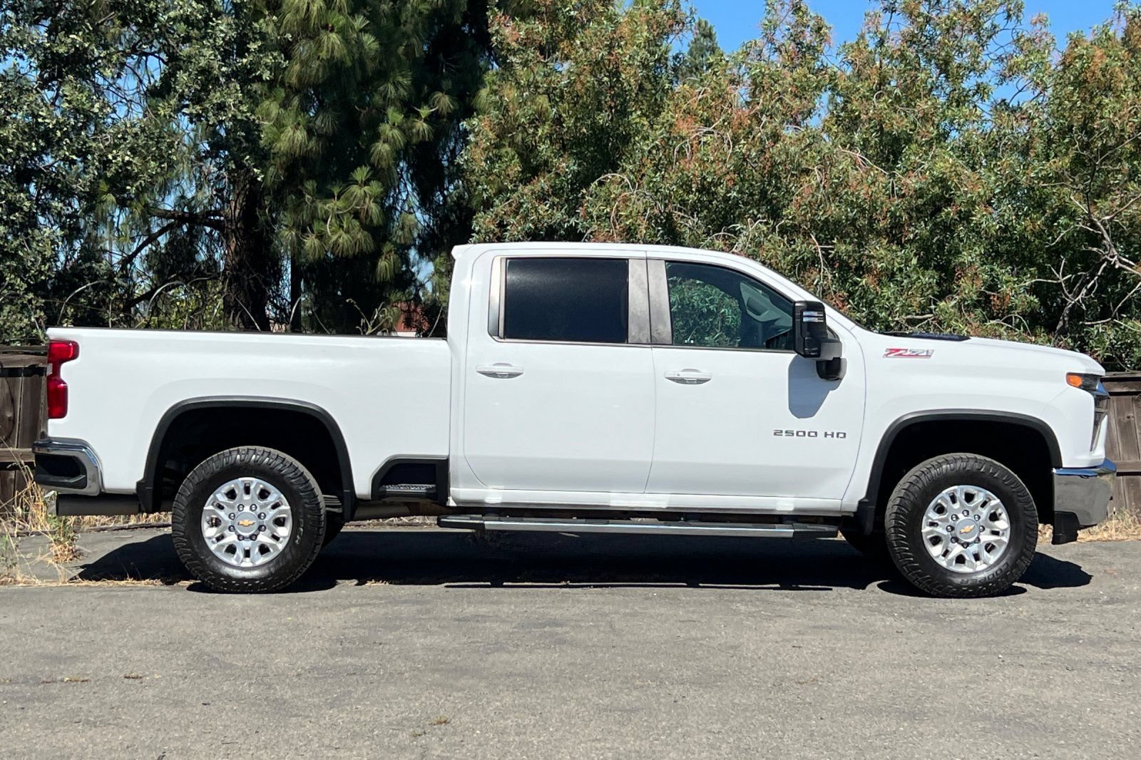 Used 2023 Chevrolet Silverado 2500 LT w/ Convenience Package AWD/4WD image 3