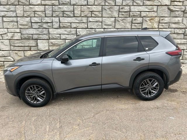 Used 2023 Nissan Rogue S AWD/4WD image 3