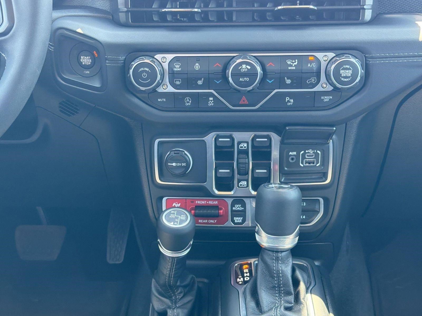 Used 2025 Jeep Wrangler Unlimited Rubicon AWD/4WD image 18