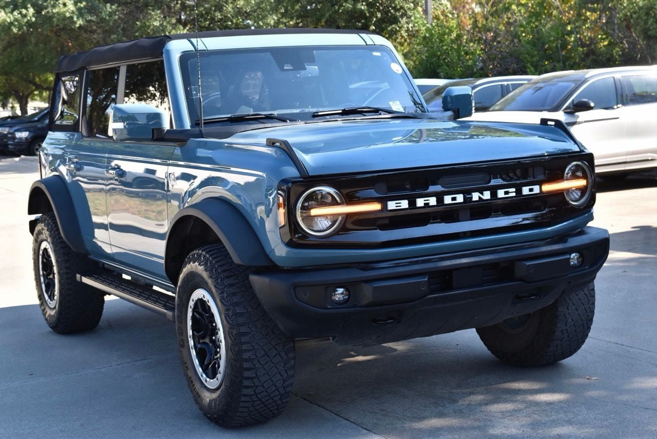 Certified 2023 Ford Bronco Outer Banks w/ Sasquatch Package AWD/4WD image 4