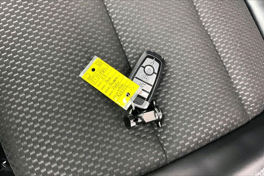Certified 2023 Ford Escape SE FWD image 11