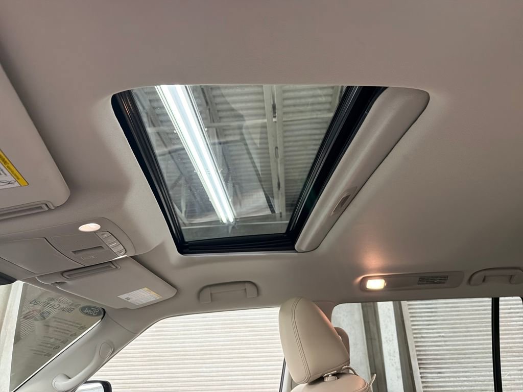 Used 2024 Nissan Armada Platinum w/ Captain's Chairs Package image 10