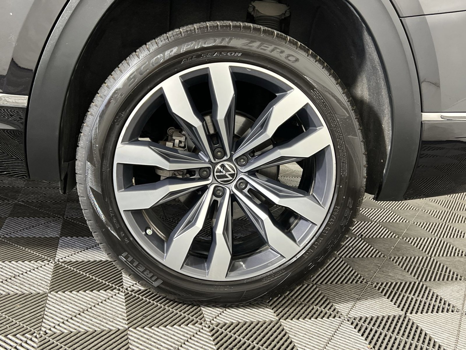 Used 2022 Volkswagen Atlas SEL Premium image 12