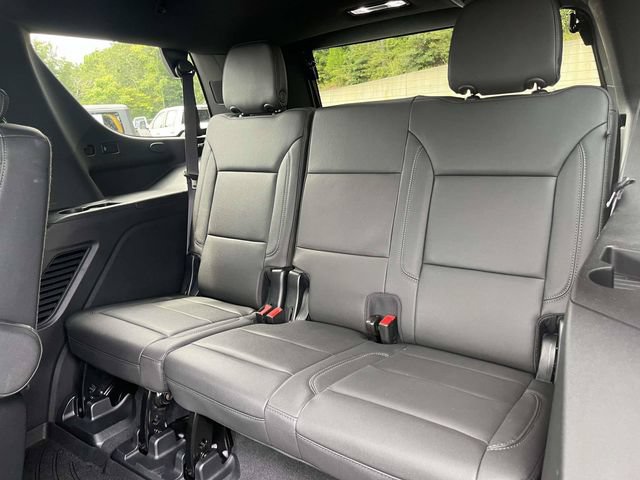 Used 2023 Chevrolet Tahoe Z71 w/ Luxury Package AWD/4WD image 16