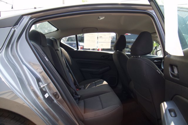 Used 2025 Nissan Altima 2.5 SV FWD image 23