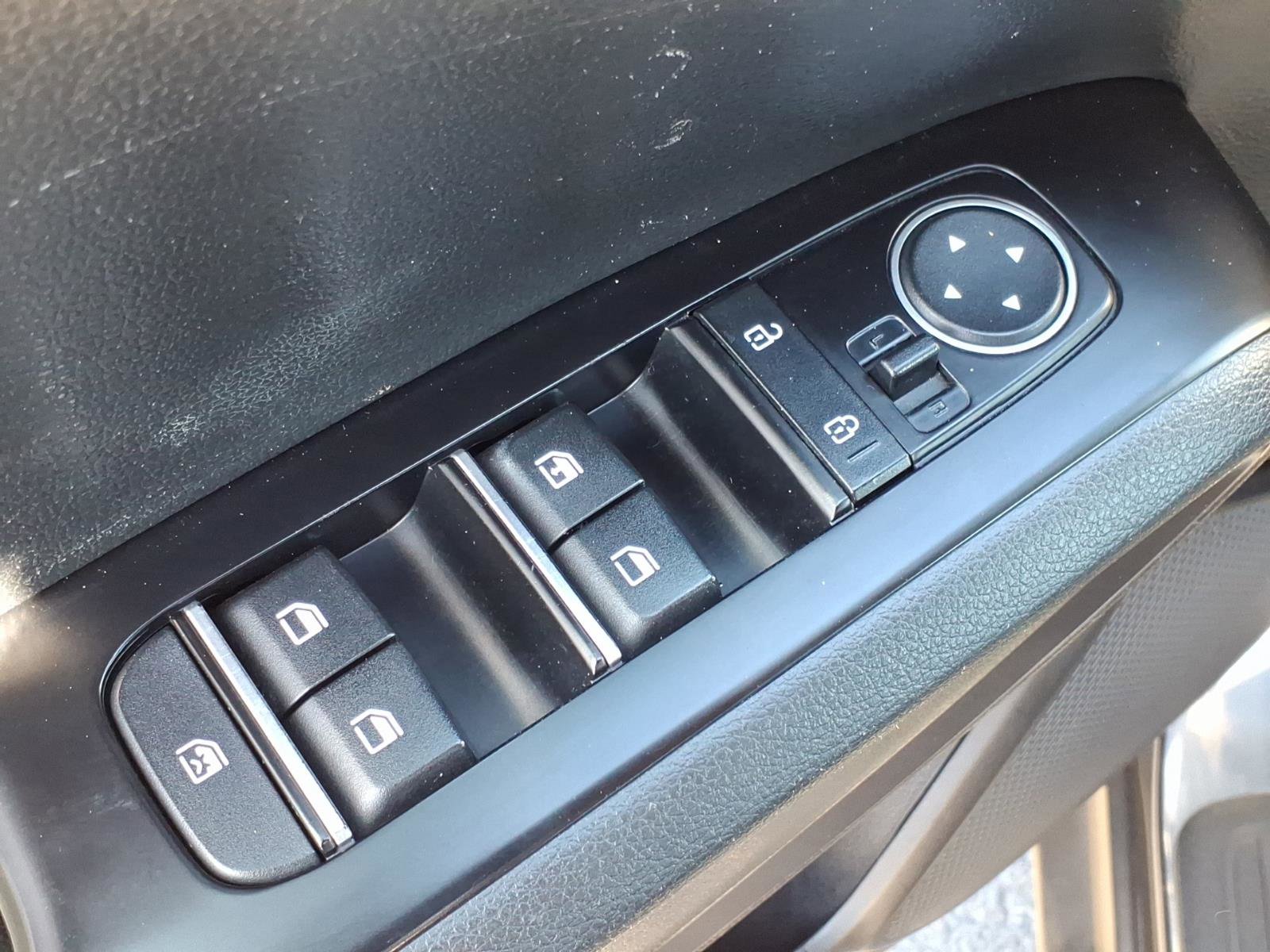 Used 2021 Kia Soul S FWD image 12