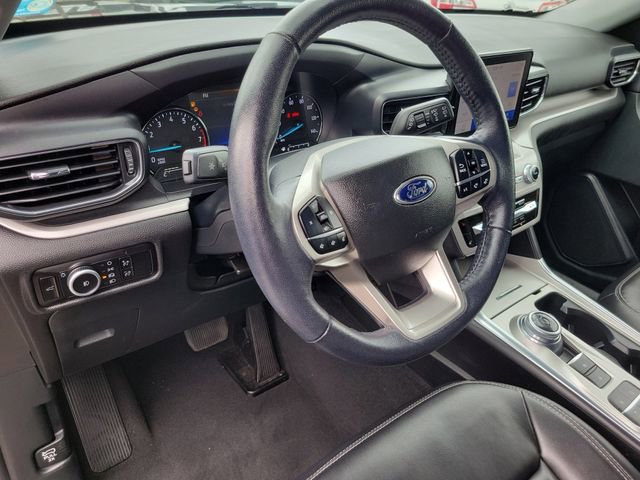 Certified 2023 Ford Explorer XLT w/ Equipment Group 202A RWD image 28
