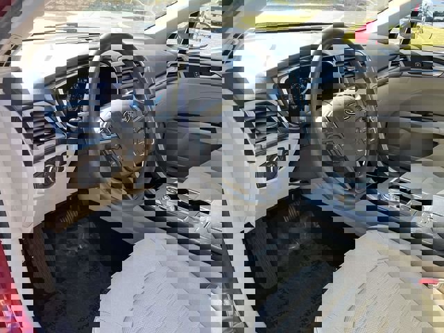 Certified 2017 Ford Fusion SE w/ Fusion SE Technology Package image 16