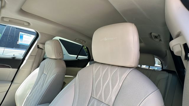 Used 2023 Buick Envision Avenir FWD image 31