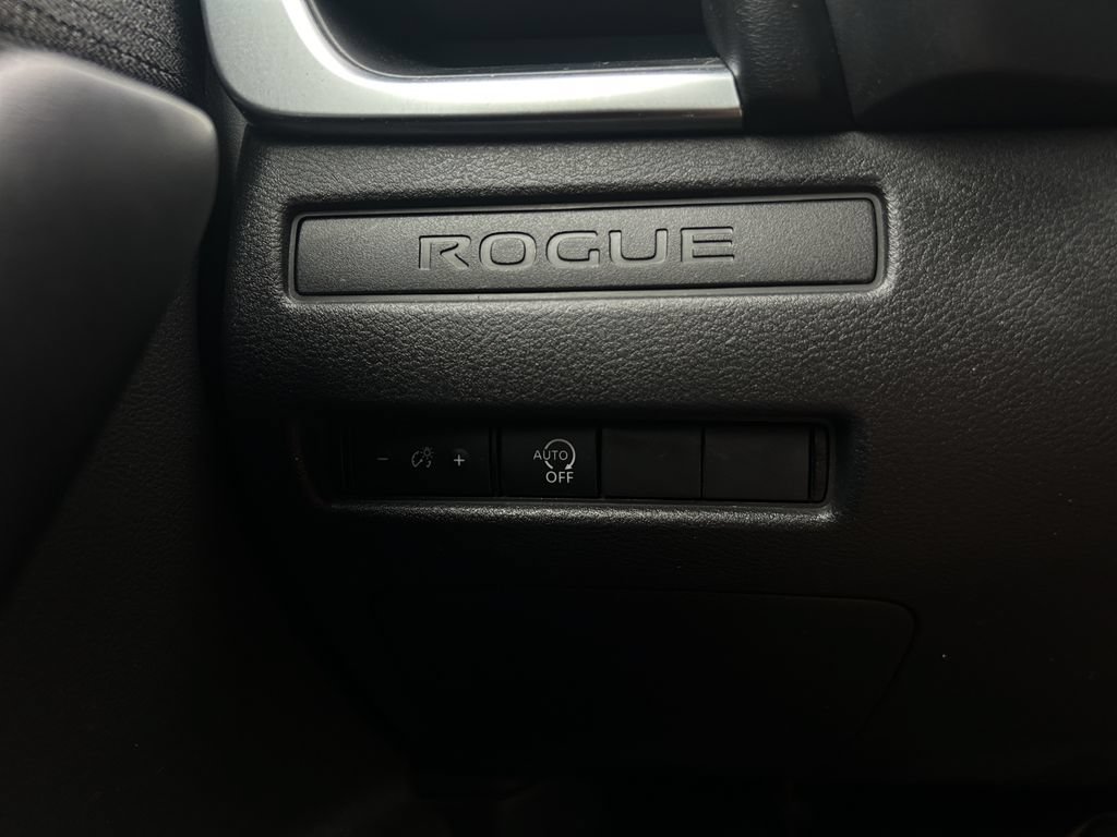 Used 2023 Nissan Rogue S AWD/4WD image 25