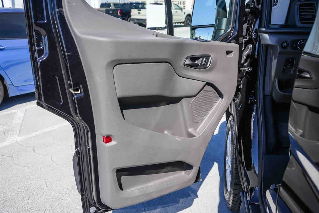 Certified 2025 Ford Transit 150 Low Roof RWD image 19