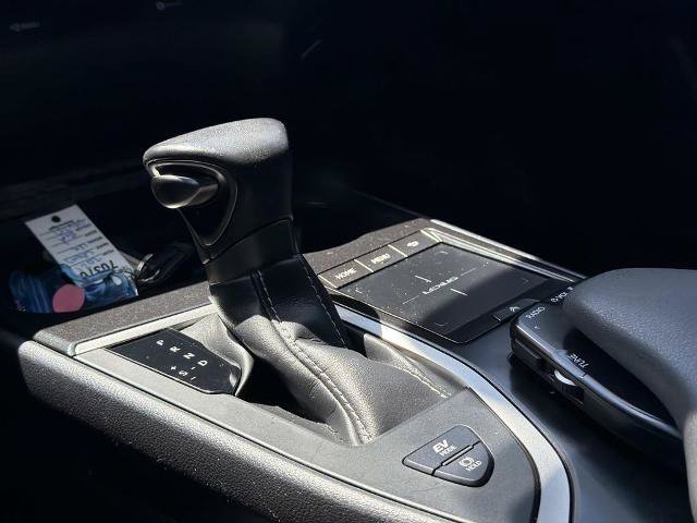 Used 2021 Lexus UX 250h w/ Accessory Package (Z1) AWD/4WD image 17