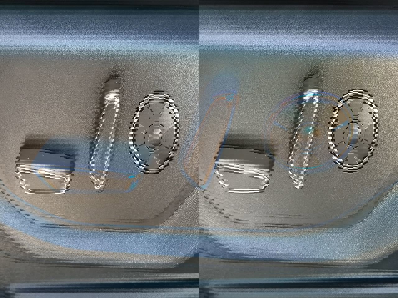 Certified 2021 Ford F450 Platinum w/ FX4 Off-Road Package image 30