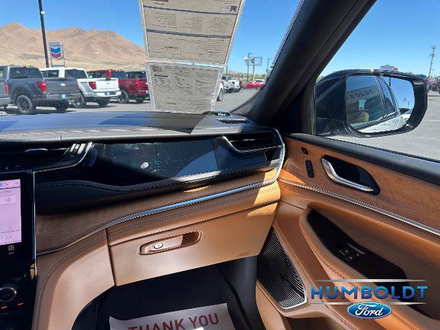 Used 2023 Jeep Grand Cherokee Summit AWD/4WD image 26