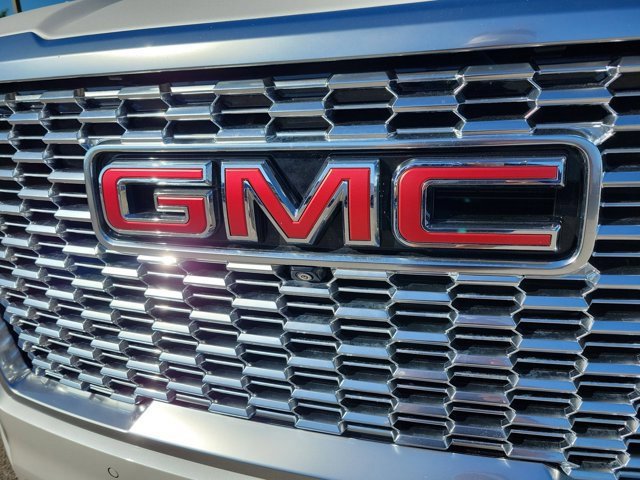Used 2023 GMC Yukon Denali image 7